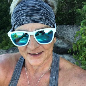 Meet your Posher, Esther